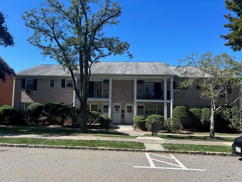 Photo of 320 Parkside Drive, Suffern, NY 10901 (MLS # 911339)