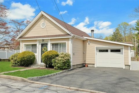 Photo of 250 Catherine Street, Buchanan, NY 10511 (MLS # 983985)