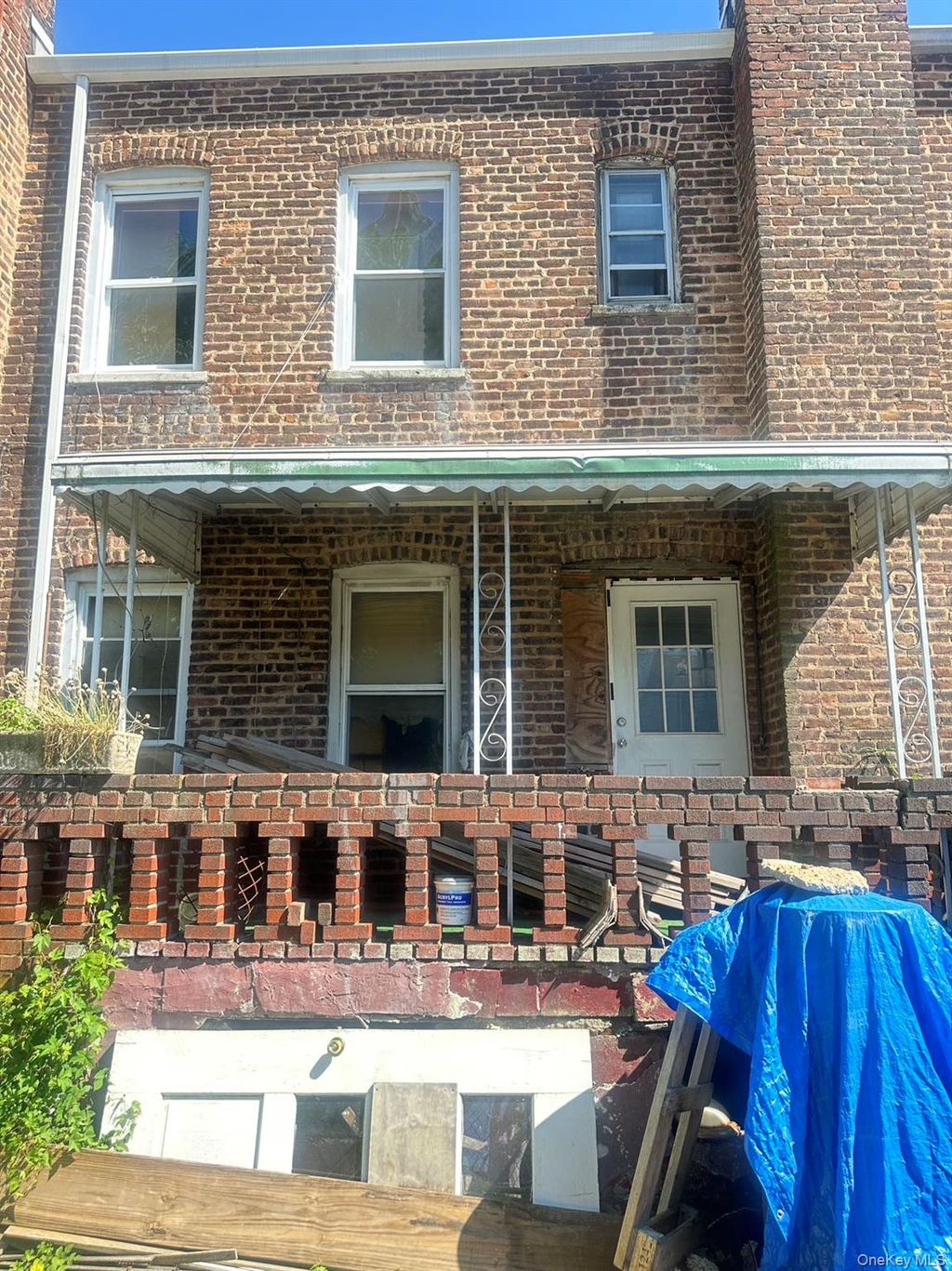 Photo of 140-19 Rose Avenue, Flushing, NY 11355 (MLS # 997537)