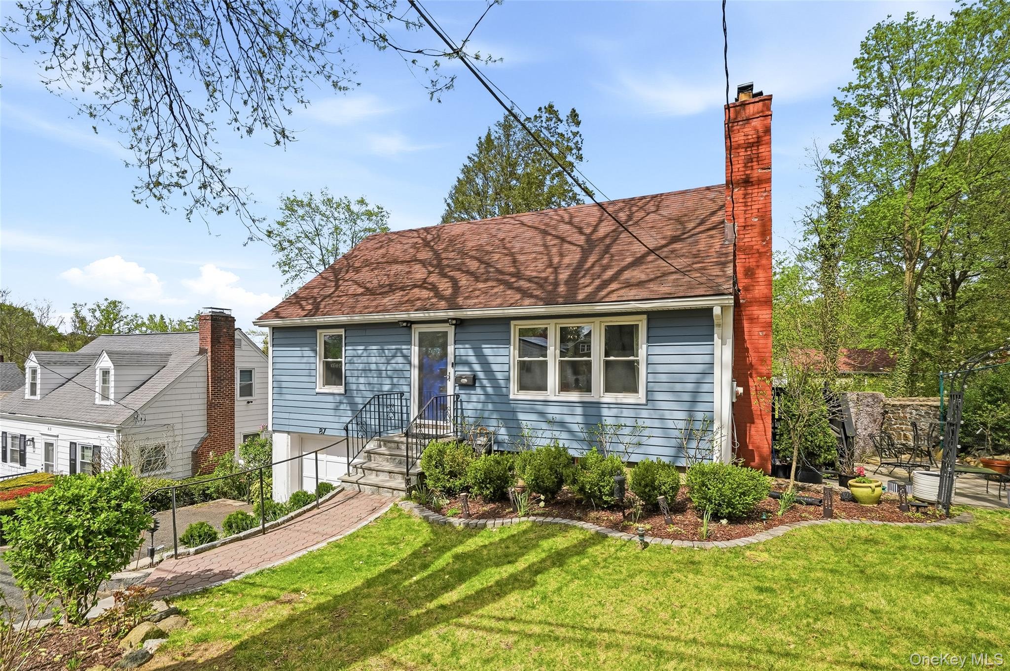 87 Lakeview Avenue