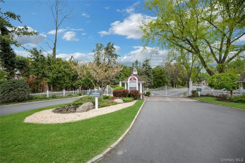 Condo For Sale - 1102 Pondside Drive<br/> White Plains, NY 10607