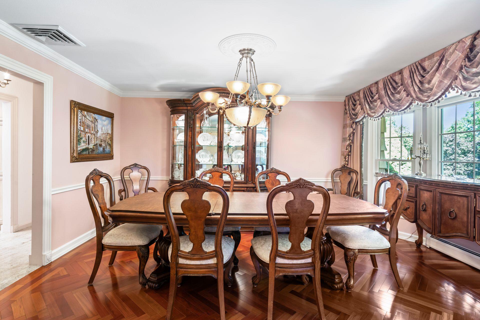 28 Stepping Stone Crescent, Dix Hills, New York image 14