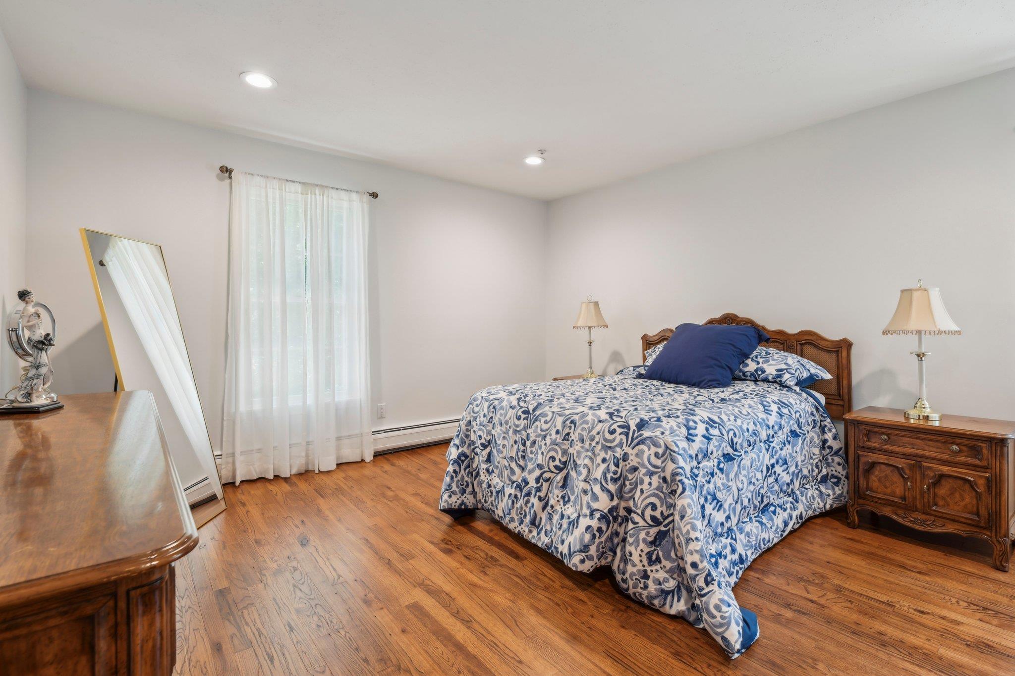 28 Stepping Stone Crescent, Dix Hills, New York image 33
