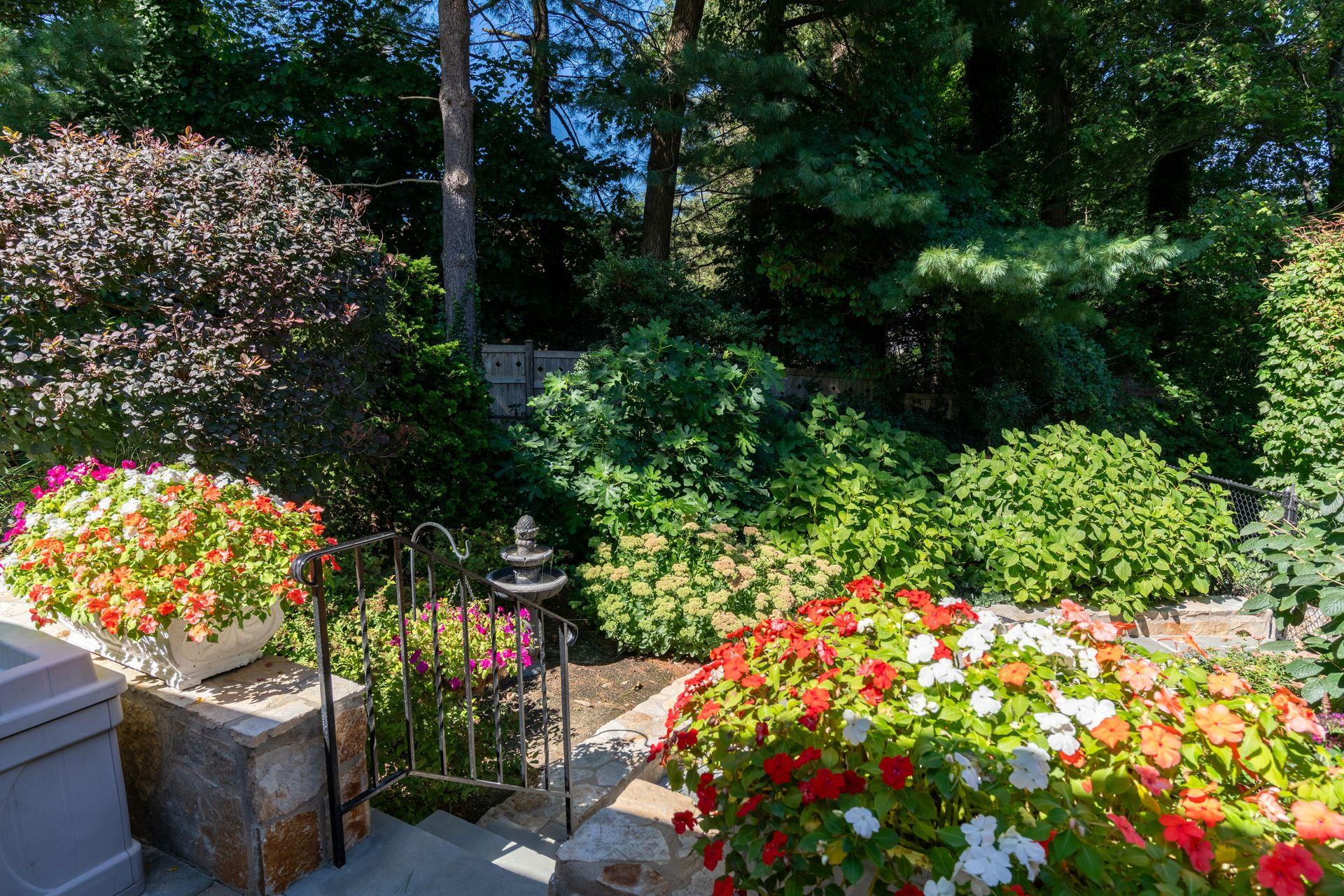 28 Stepping Stone Crescent, Dix Hills, New York image 41