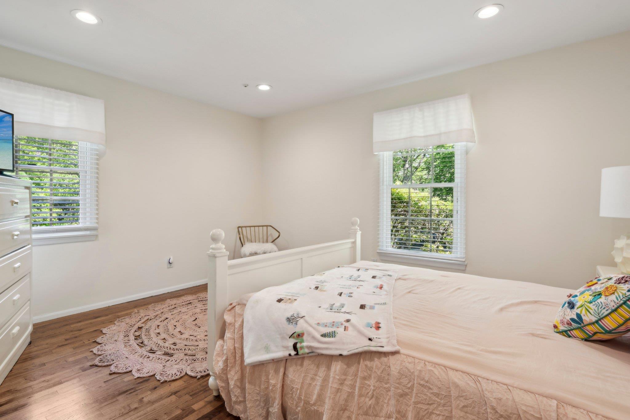 28 Stepping Stone Crescent, Dix Hills, New York image 34
