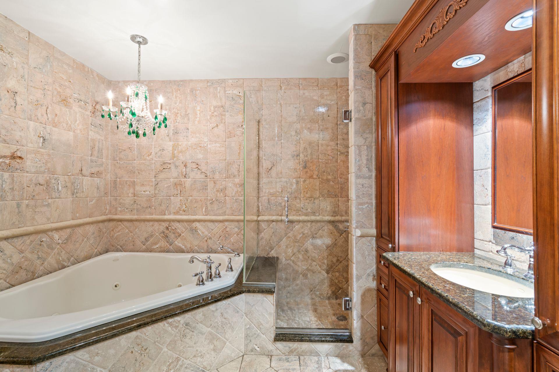 28 Stepping Stone Crescent, Dix Hills, New York image 32