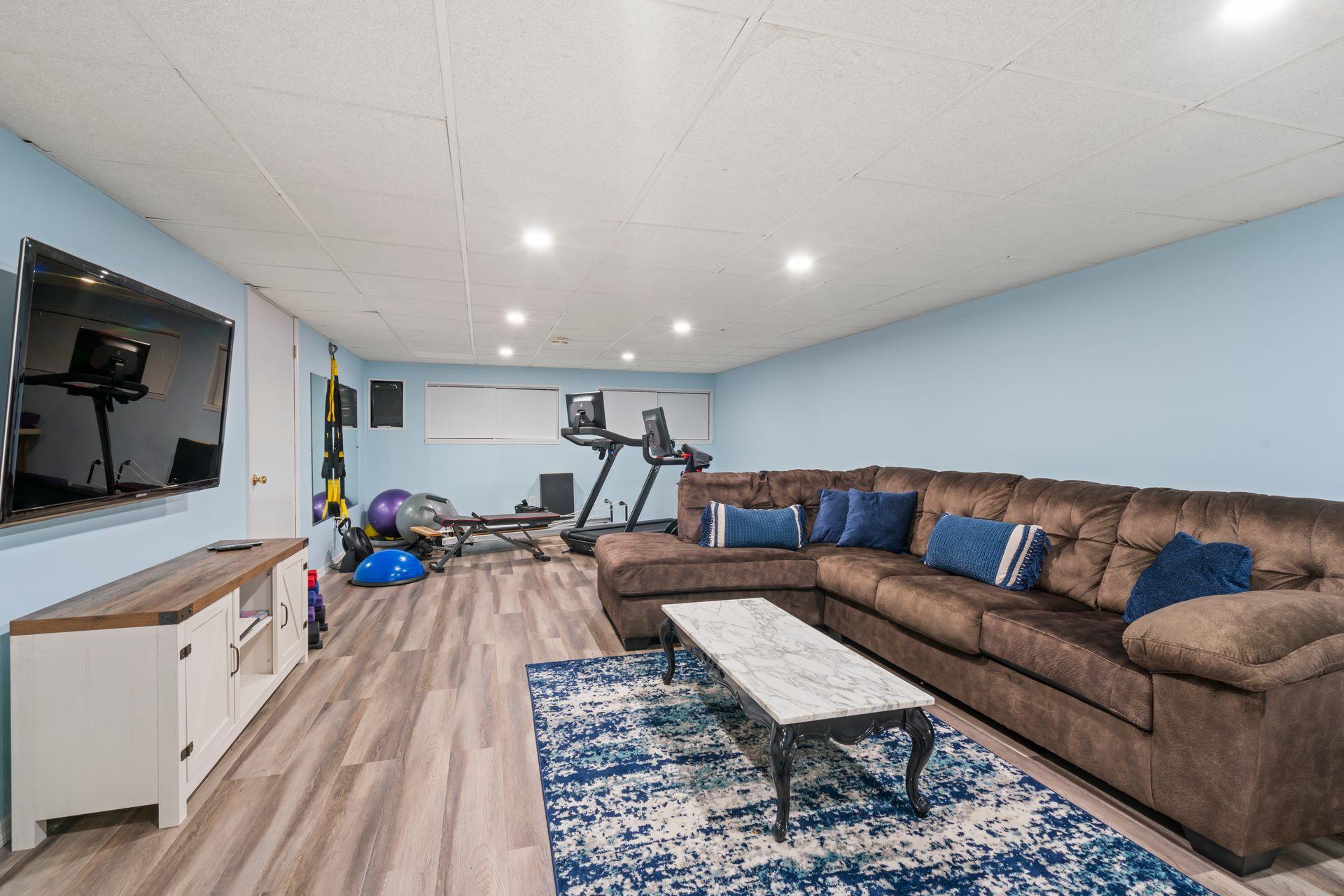 28 Stepping Stone Crescent, Dix Hills, New York image 35