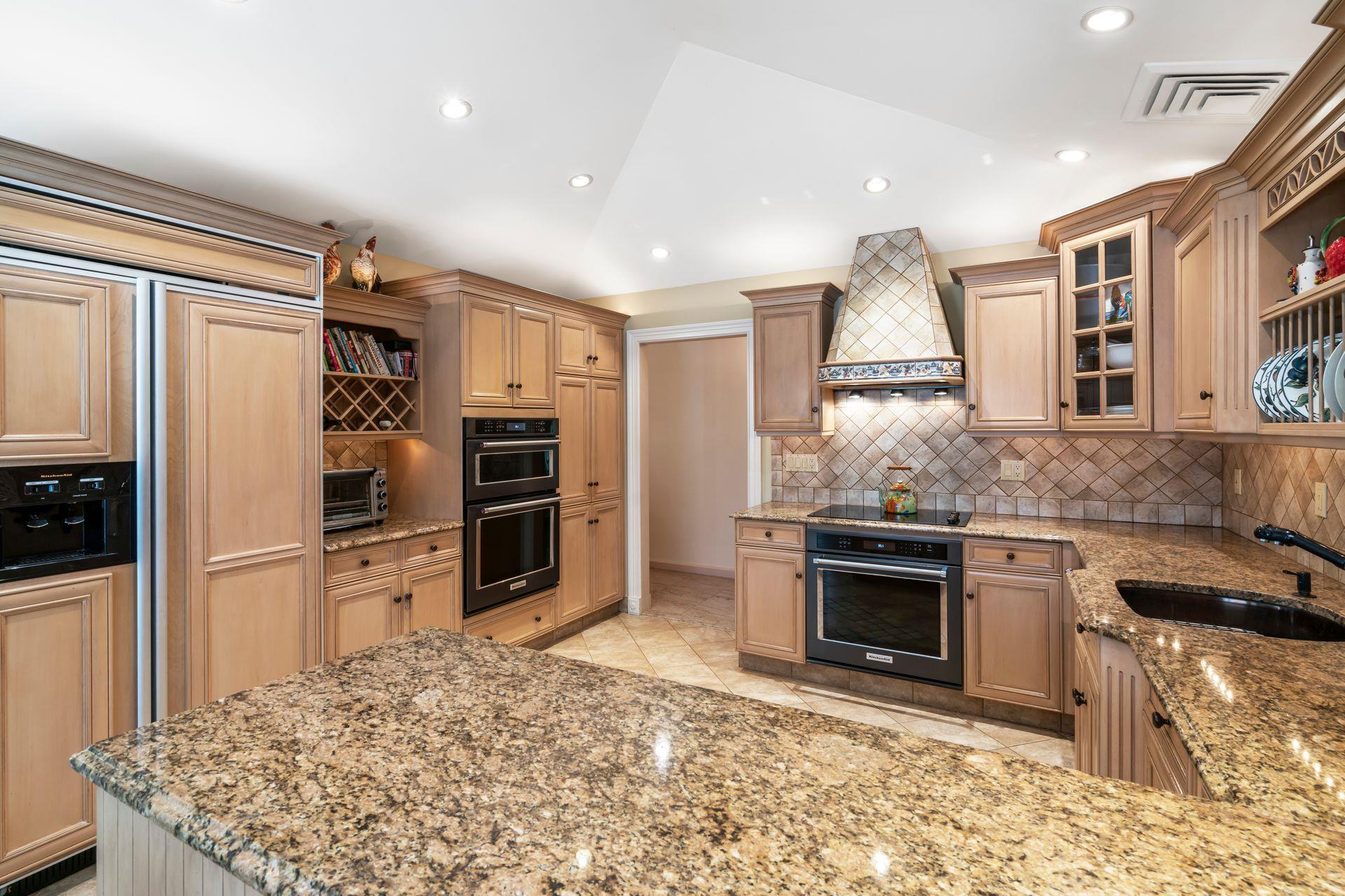 28 Stepping Stone Crescent, Dix Hills, New York image 21