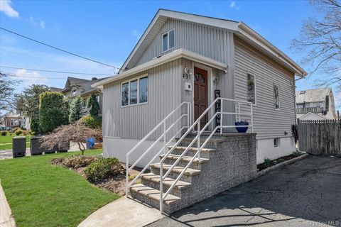 491 Oakland Avenue Cedarhurst NY 11516