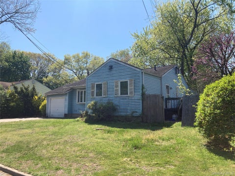 Homes For Sale - 6 Wicks Road<br/> East Northport, NY 11731