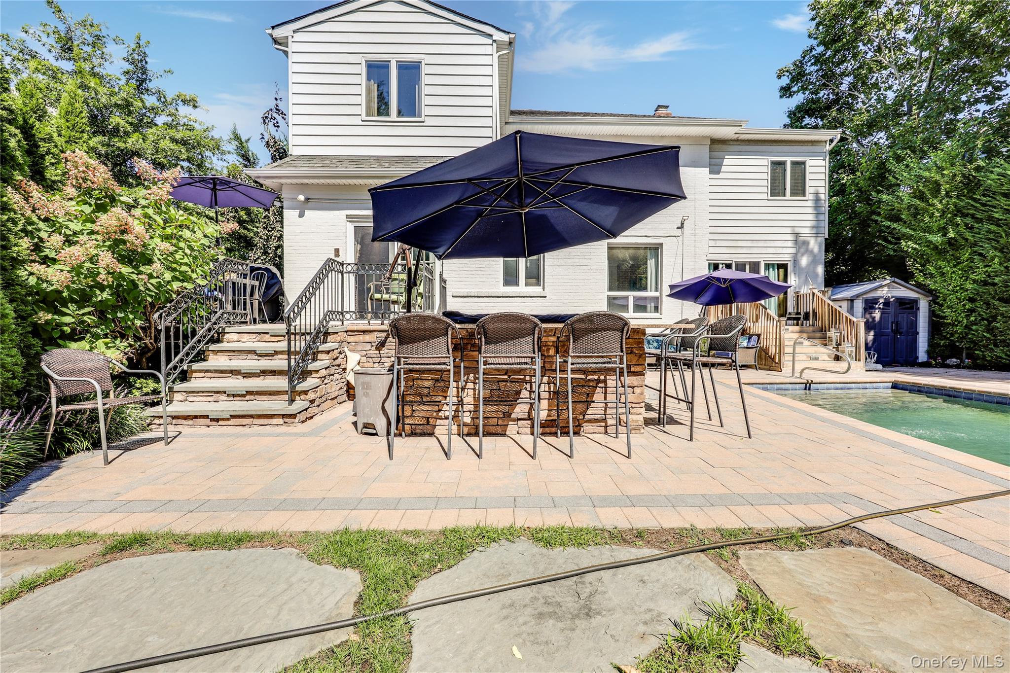 Lawrence, New York 11559, United States, 5 Bedrooms Bedrooms, ,4 BathroomsBathrooms,Residential,Active,202741