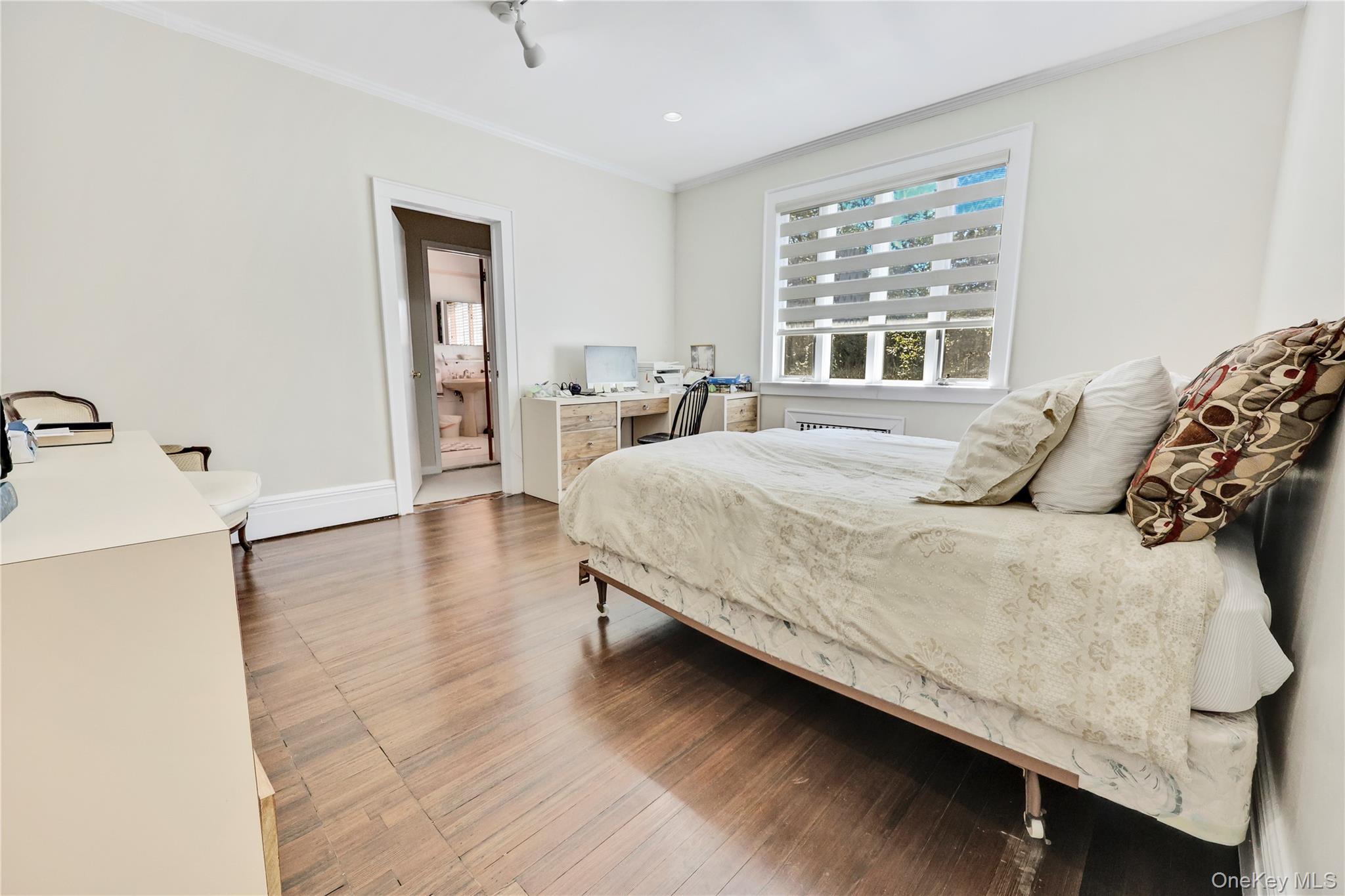 Lawrence, New York 11559, United States, 5 Bedrooms Bedrooms, ,4 BathroomsBathrooms,Residential,Active,202741