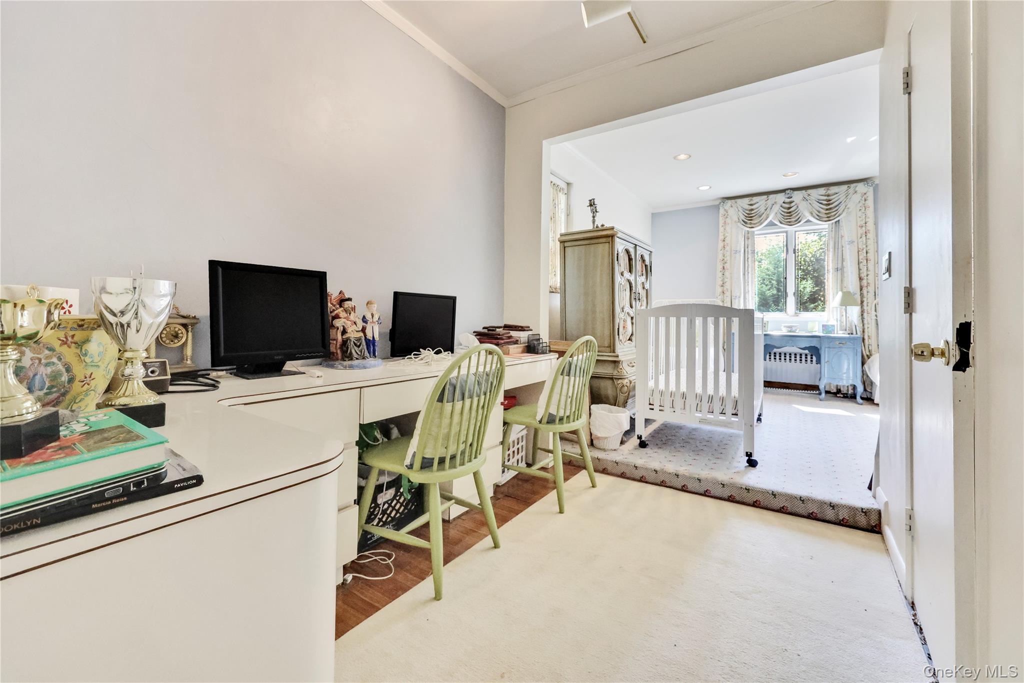 Lawrence, New York 11559, United States, 5 Bedrooms Bedrooms, ,4 BathroomsBathrooms,Residential,Active,202741