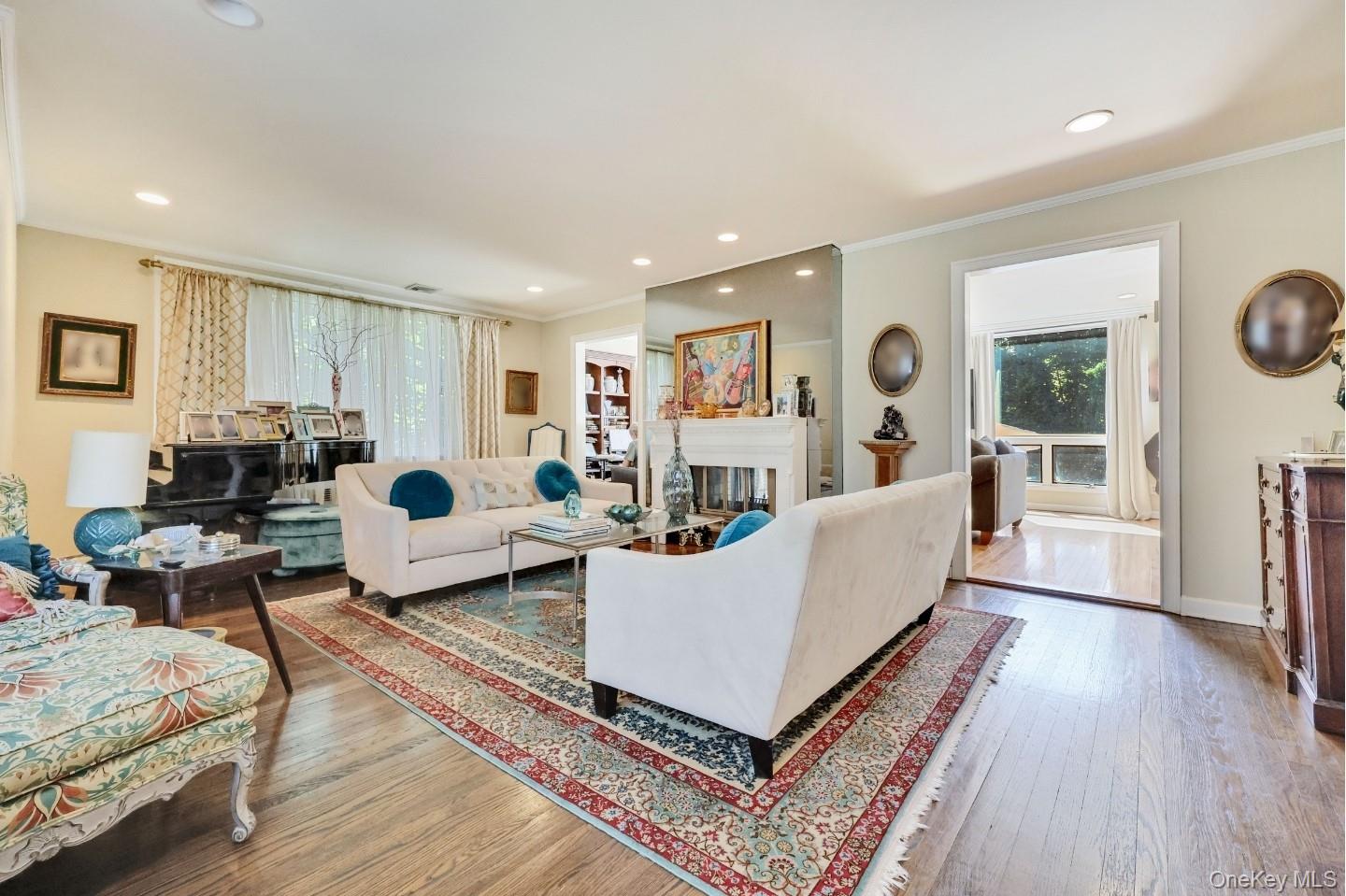 Lawrence, New York 11559, United States, 5 Bedrooms Bedrooms, ,4 BathroomsBathrooms,Residential,Active,202741