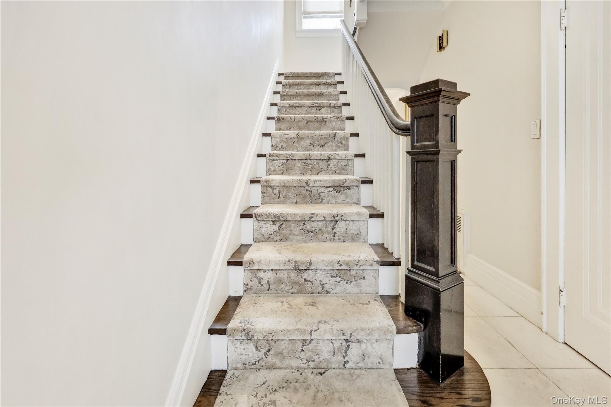 Lawrence, New York 11559, United States, 5 Bedrooms Bedrooms, ,4 BathroomsBathrooms,Residential,Active,202741