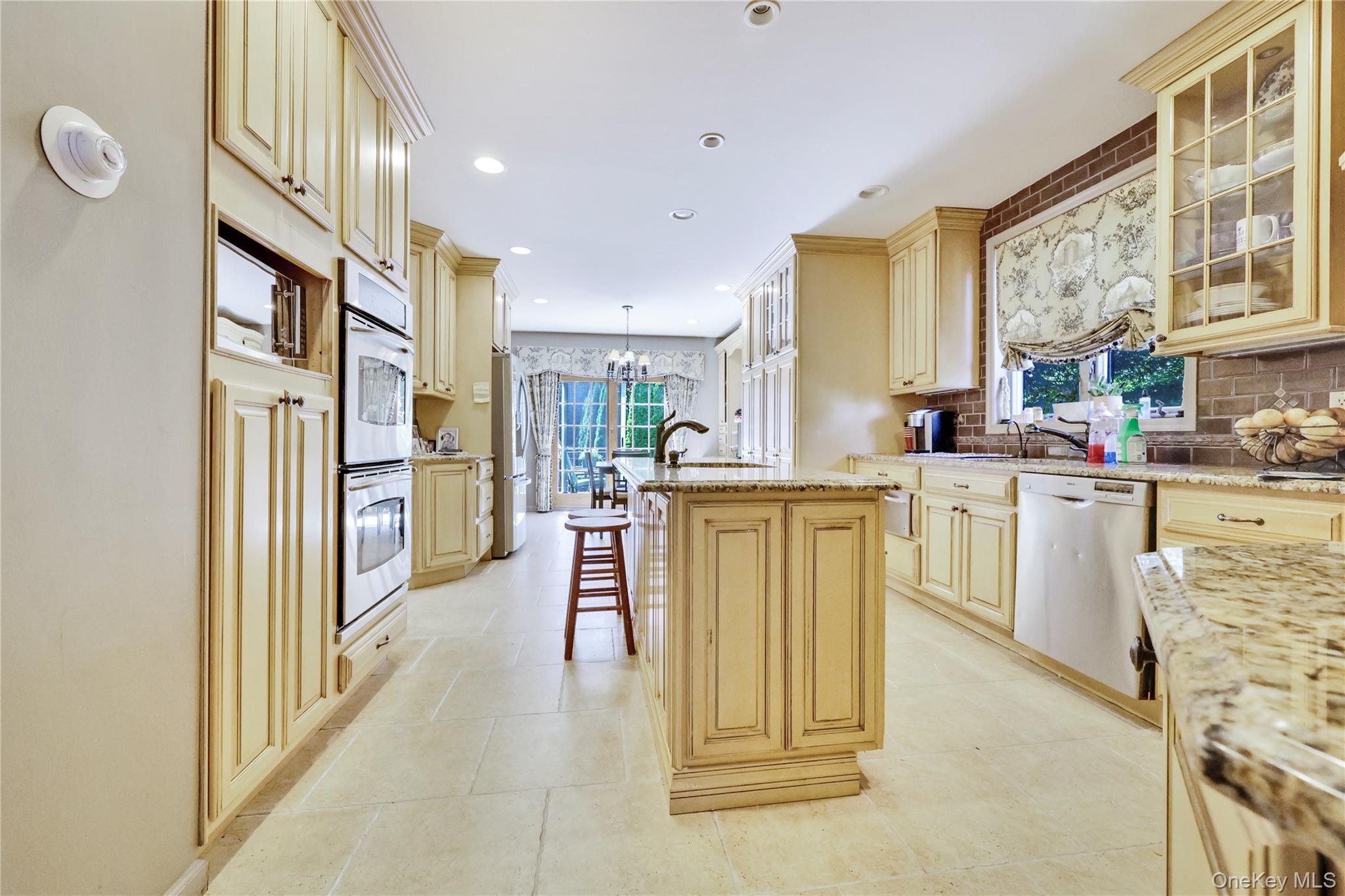 Lawrence, New York 11559, United States, 5 Bedrooms Bedrooms, ,4 BathroomsBathrooms,Residential,Active,202741