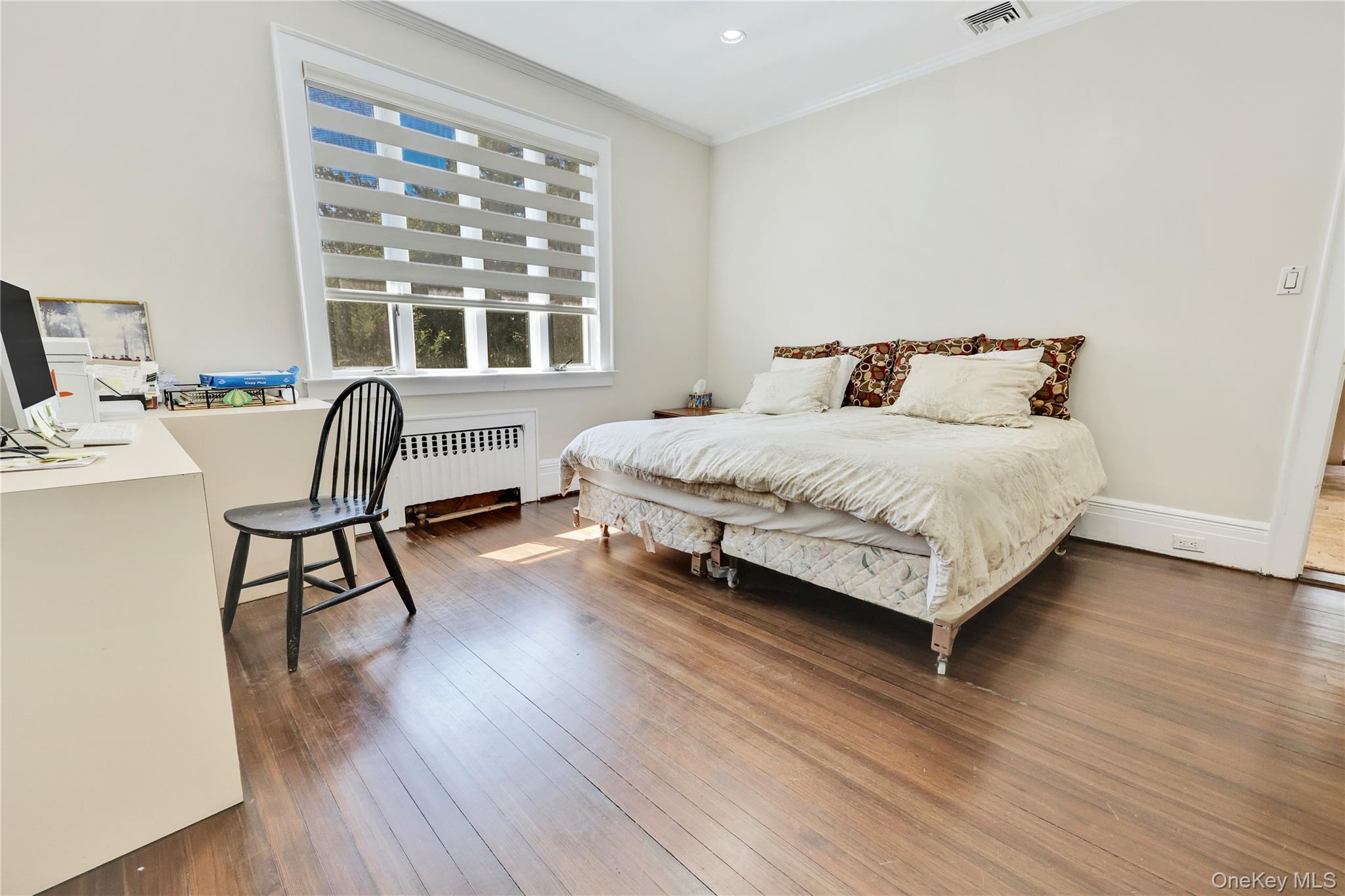 Lawrence, New York 11559, United States, 5 Bedrooms Bedrooms, ,4 BathroomsBathrooms,Residential,Active,202741