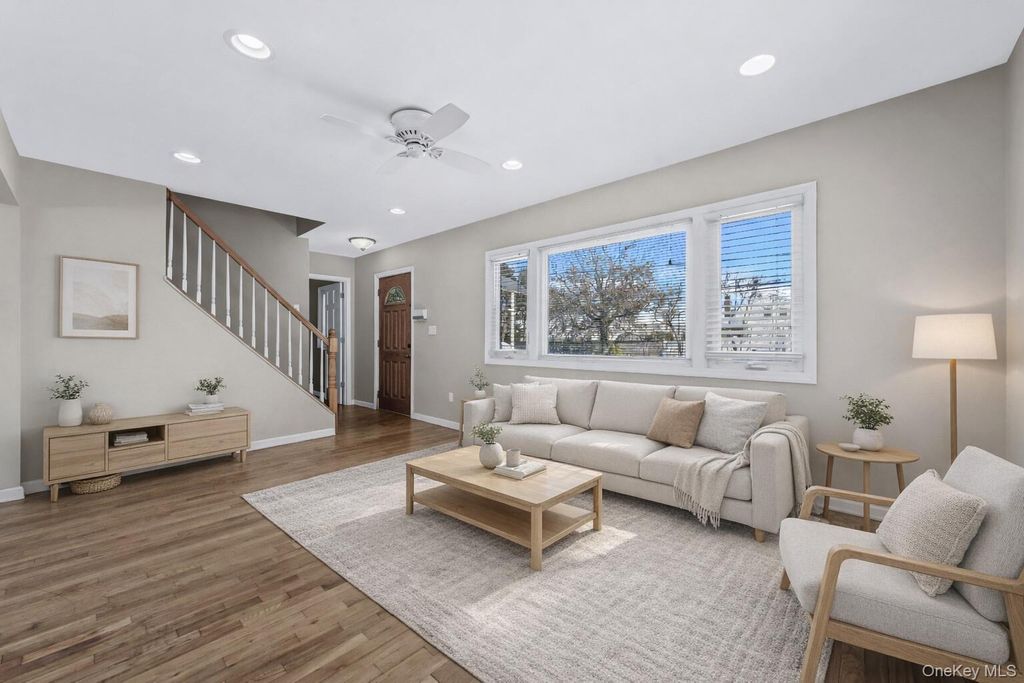 Photo of 1987 Lakeville Road, New Hyde Park, NY 11040 (MLS # 957591)