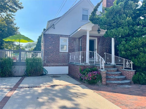 Homes For Rent - 89 Lynbrook Ave<br/> Point Lookout, NY 11569