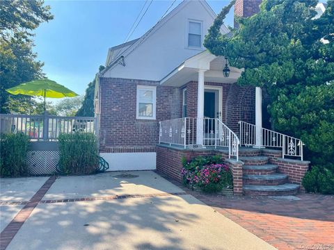 89 Lynbrook Point Lookout NY 11569