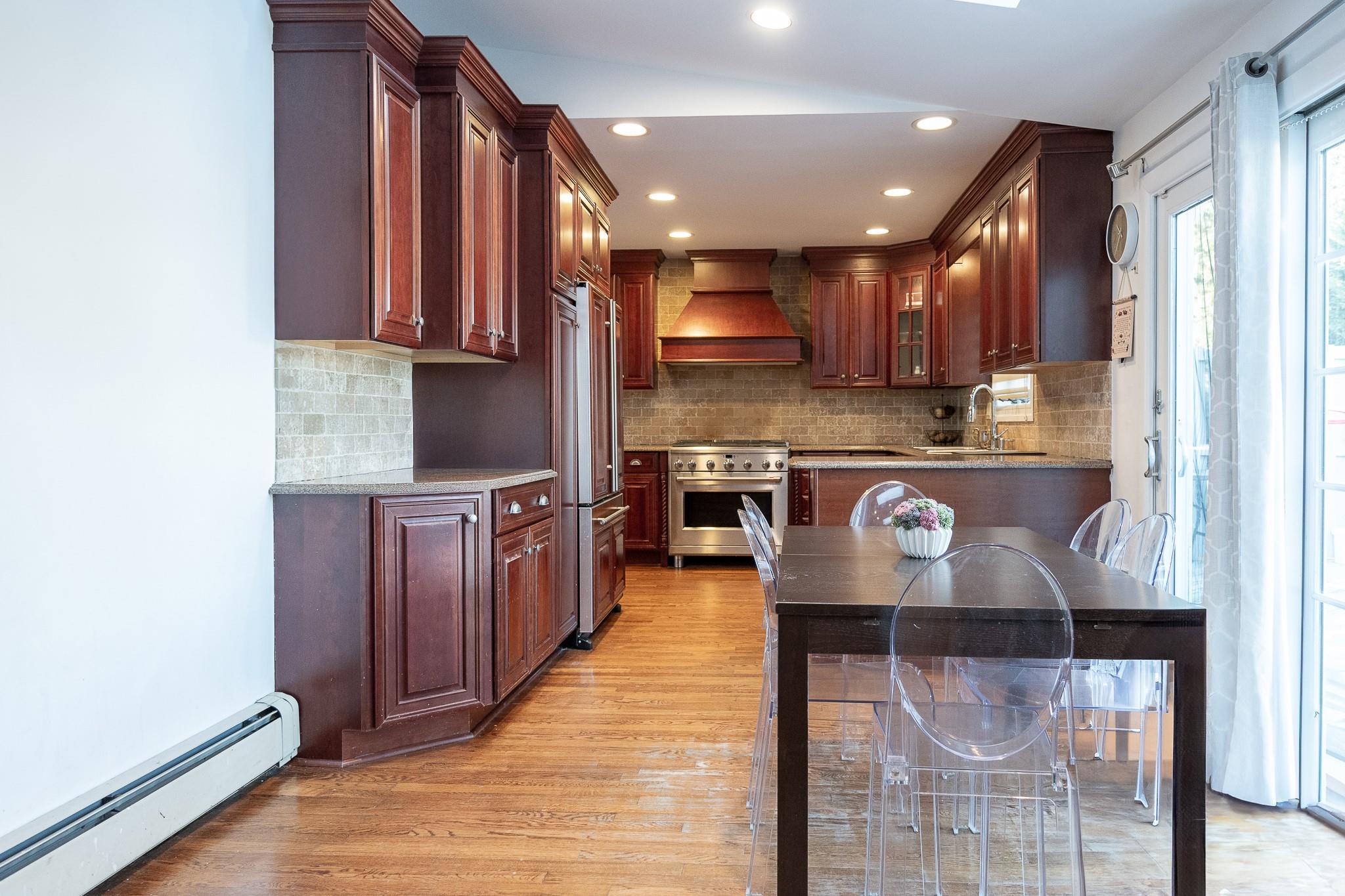 1054 Mora Place, Woodmere, New York image 5