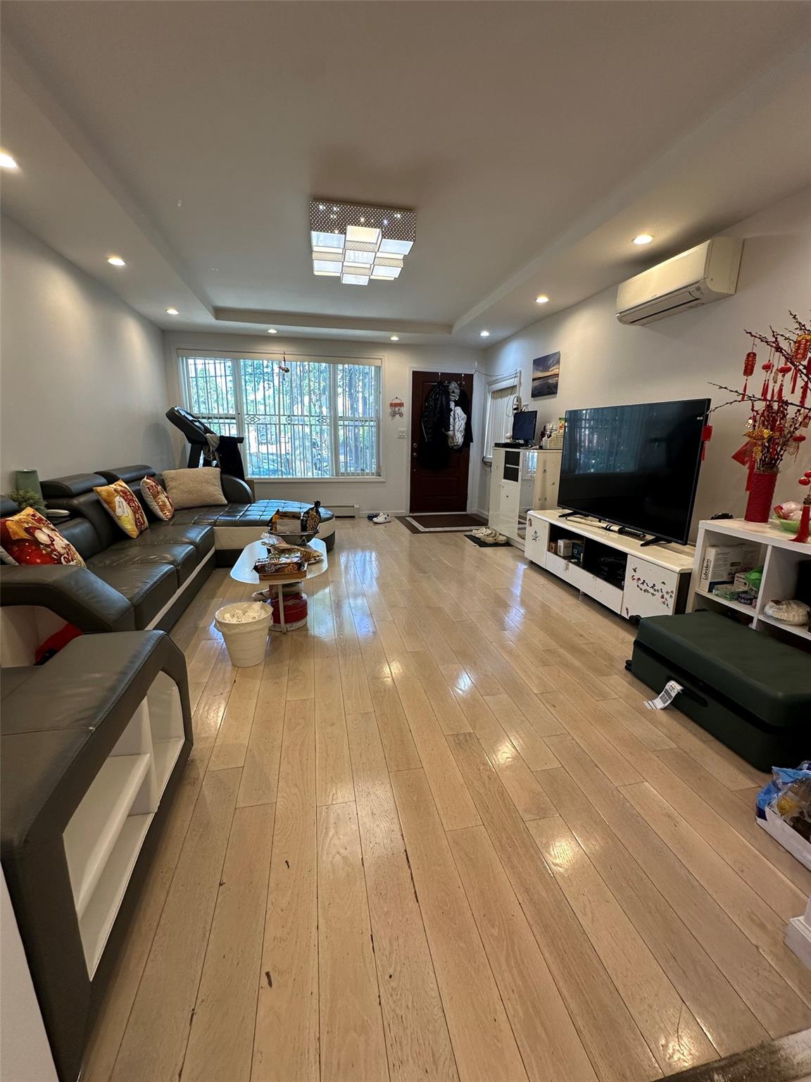 66 Street, Maspeth, Queens, NY - 3 Bedrooms  
2 Bathrooms  
8 Rooms - 