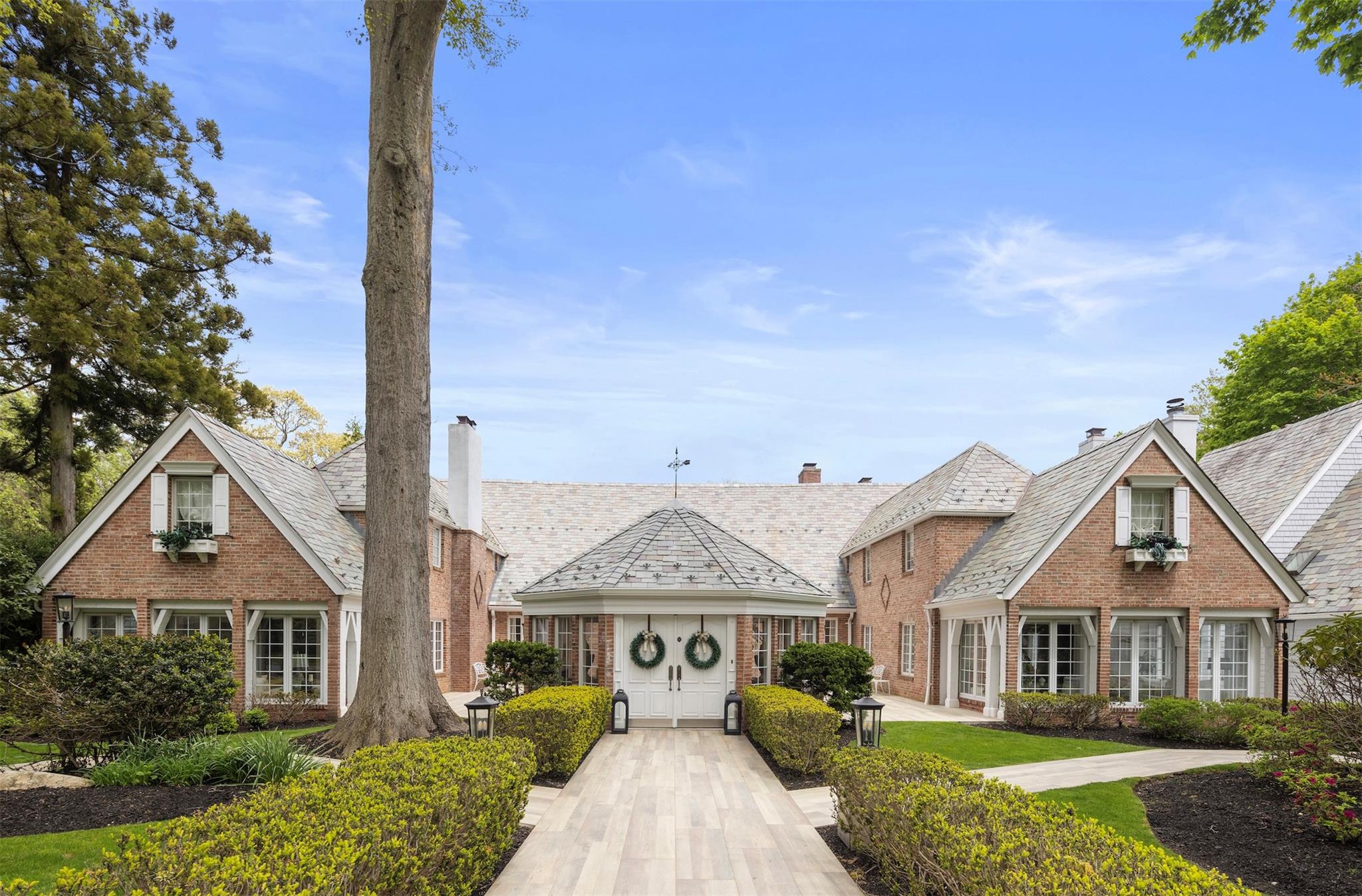 1 Swan Place