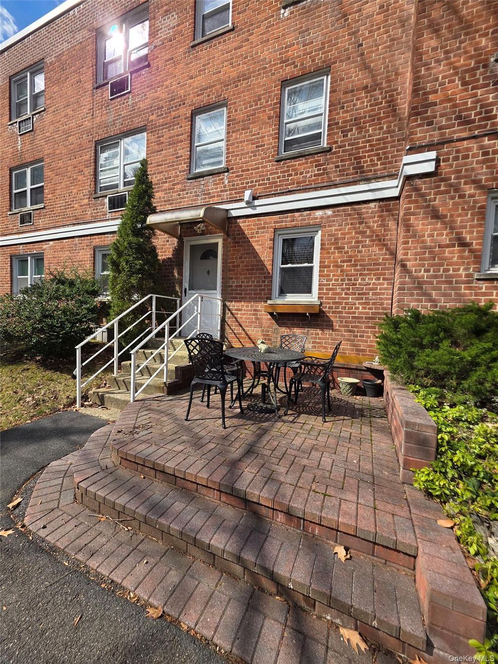 Photo of 125 N Washington Avenue #2, Hartsdale, NY 10530 (MLS # 980282)
