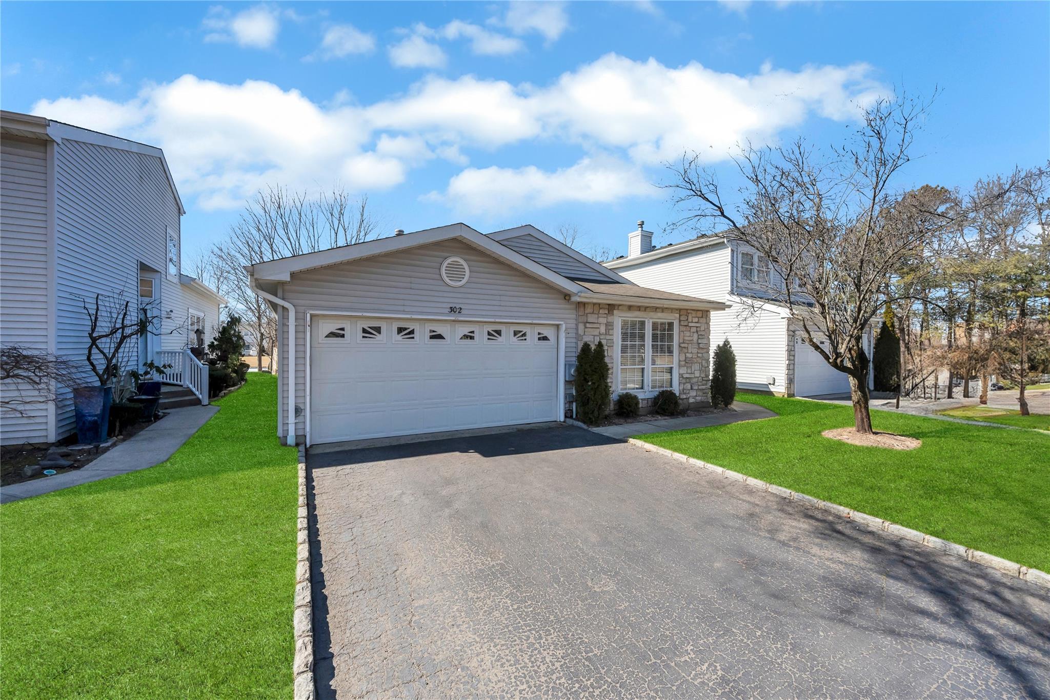 302 Bristol Court, Holbrook, New York image 7