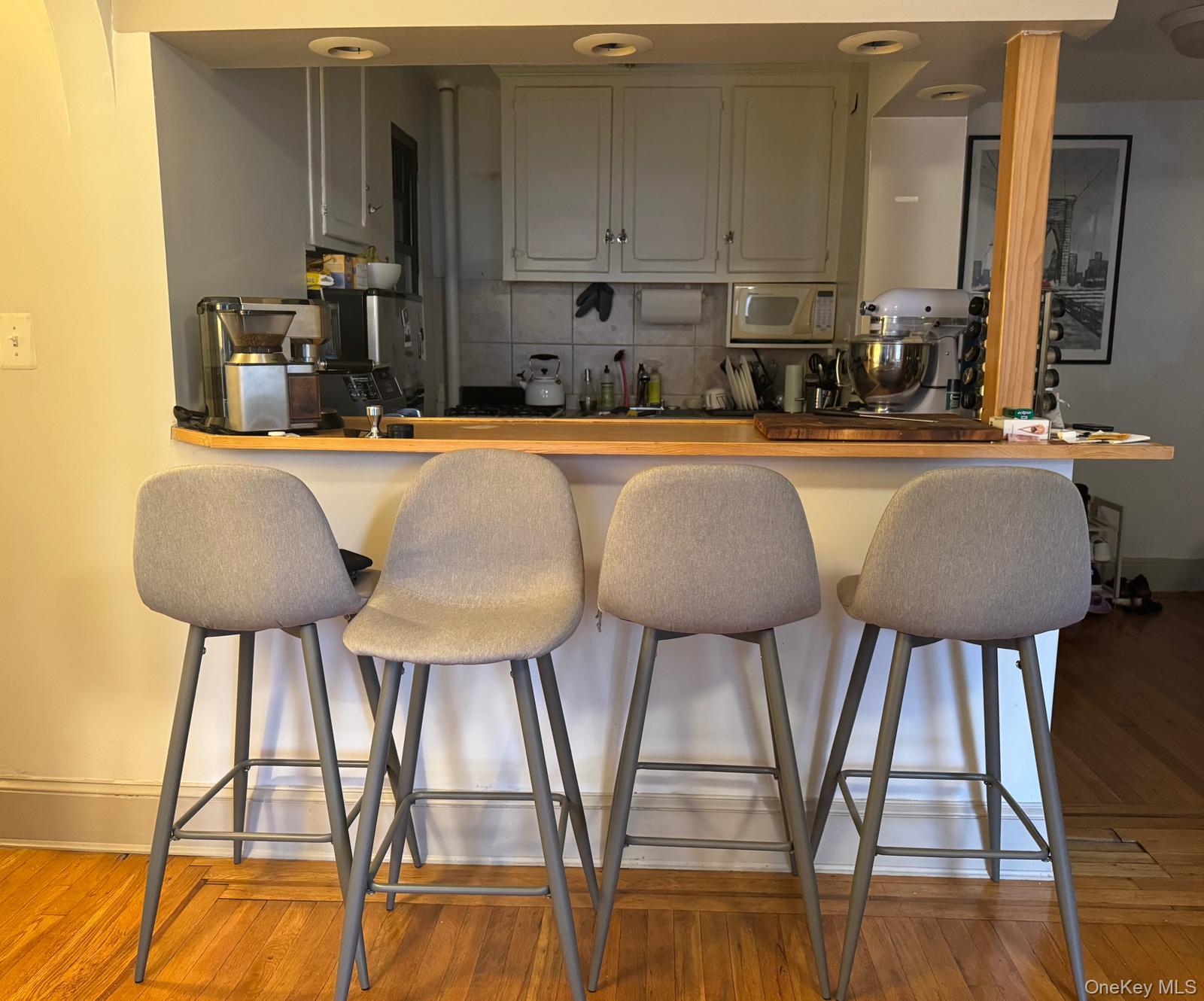 240 E 24th Street 3F