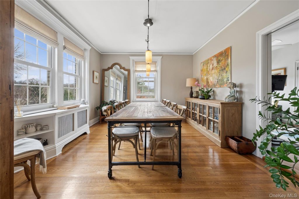 Photo of 9 Tanglewylde Avenue #4B, Bronxville, NY 10708 (MLS # 983302)