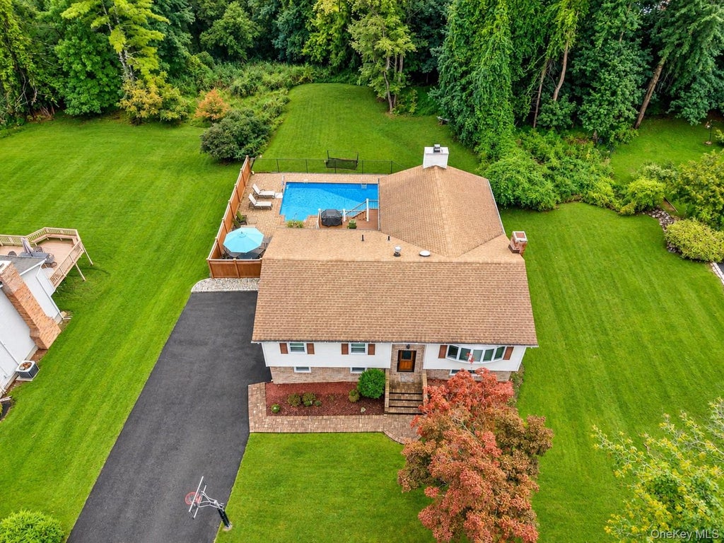 Photo of 3 Five Oaks Lane, Valley Cottage, NY 10989 (MLS # 1050581)