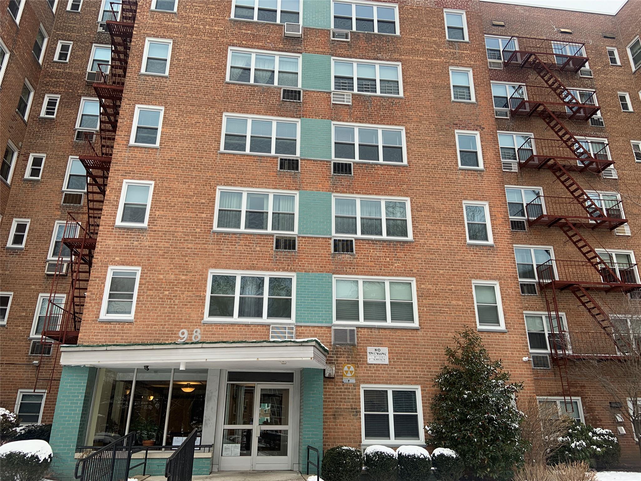 98 Dehaven Drive #3H, Yonkers, New York image 3