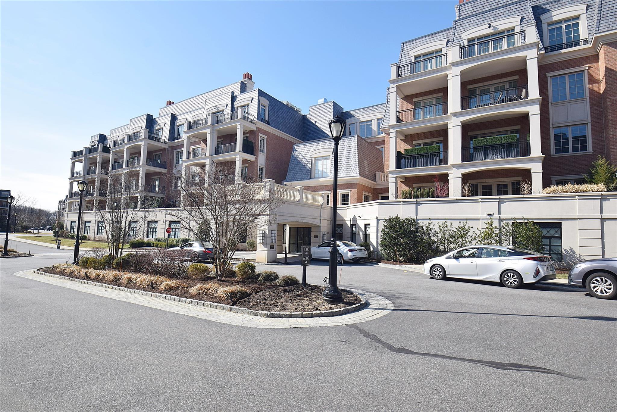 6000 Royal Court 6303