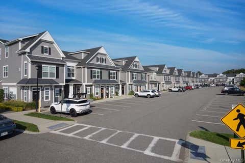 Apartment For Rent - 104 Sutton Court #104<br/> Mount Sinai, NY 11766