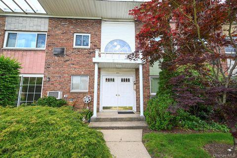 Condo For Sale - 271 N Newbridge Road #2C<br/> Levittown, NY 11756