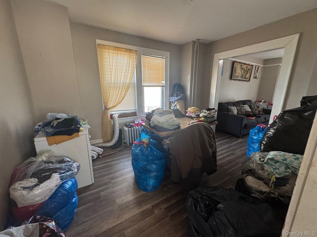 Photo of 37 Maple Avenue, Hempstead, NY 11550 (MLS # 946325)