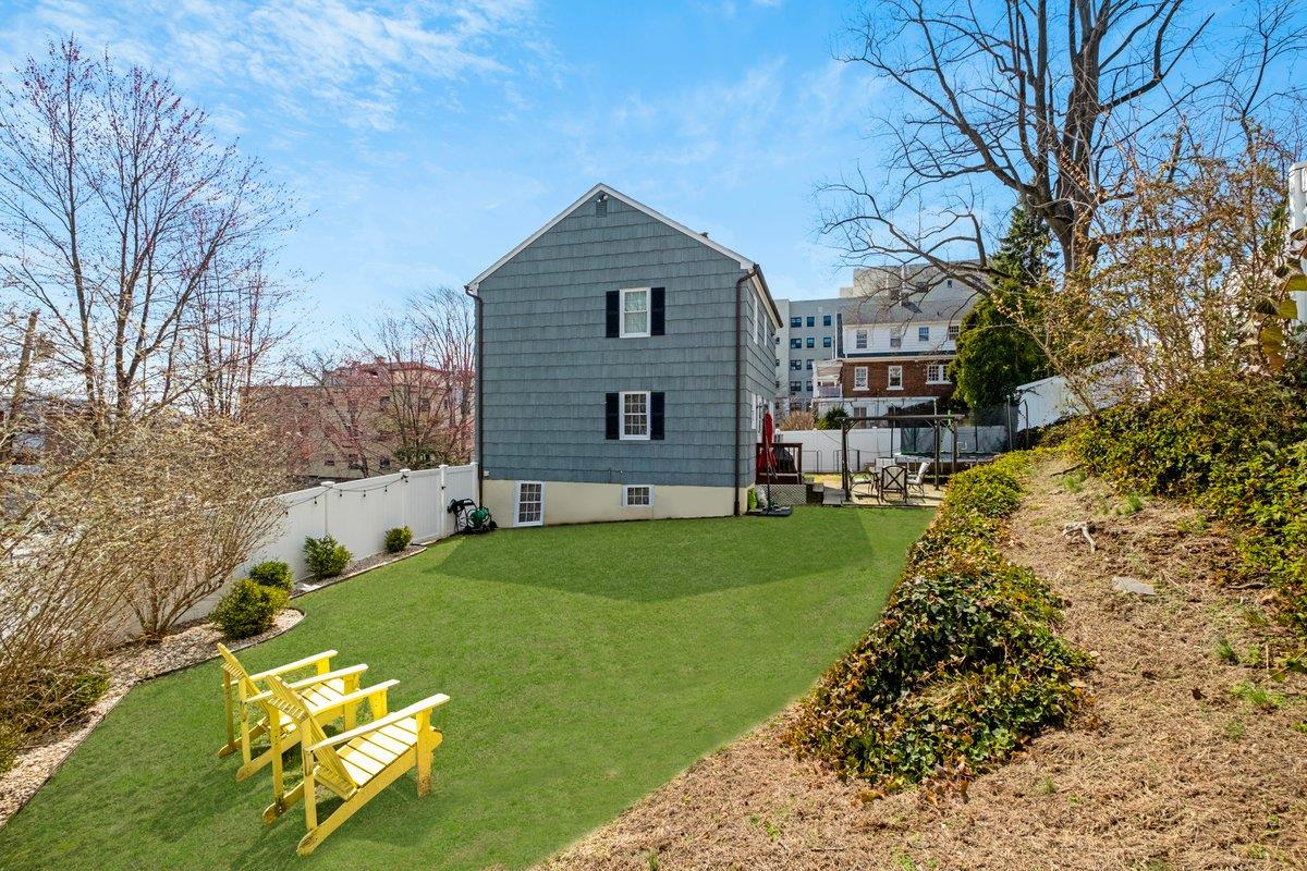 301 Livingston Avenue, Mamaroneck, New York image 3