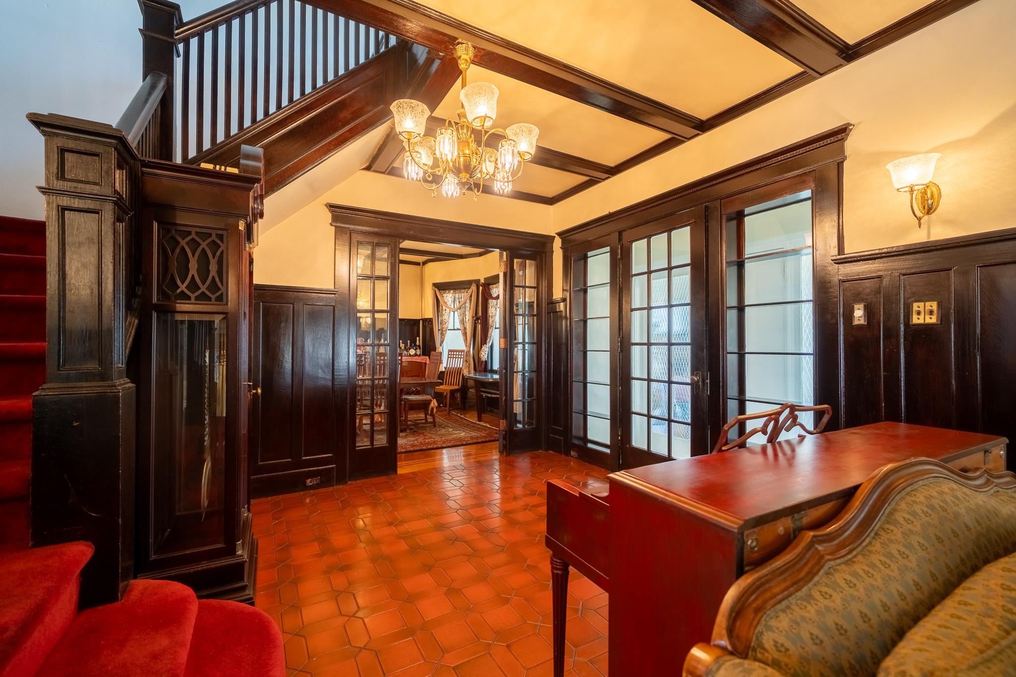 536 Albemarle Road, Cedarhurst, New York image 6