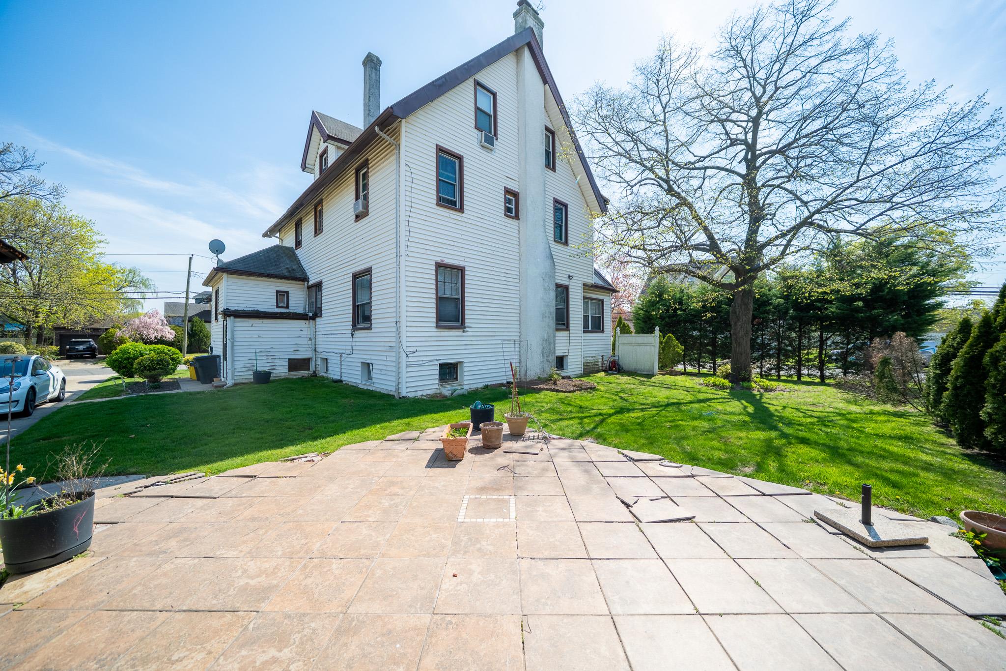 536 Albemarle Road, Cedarhurst, New York image 36