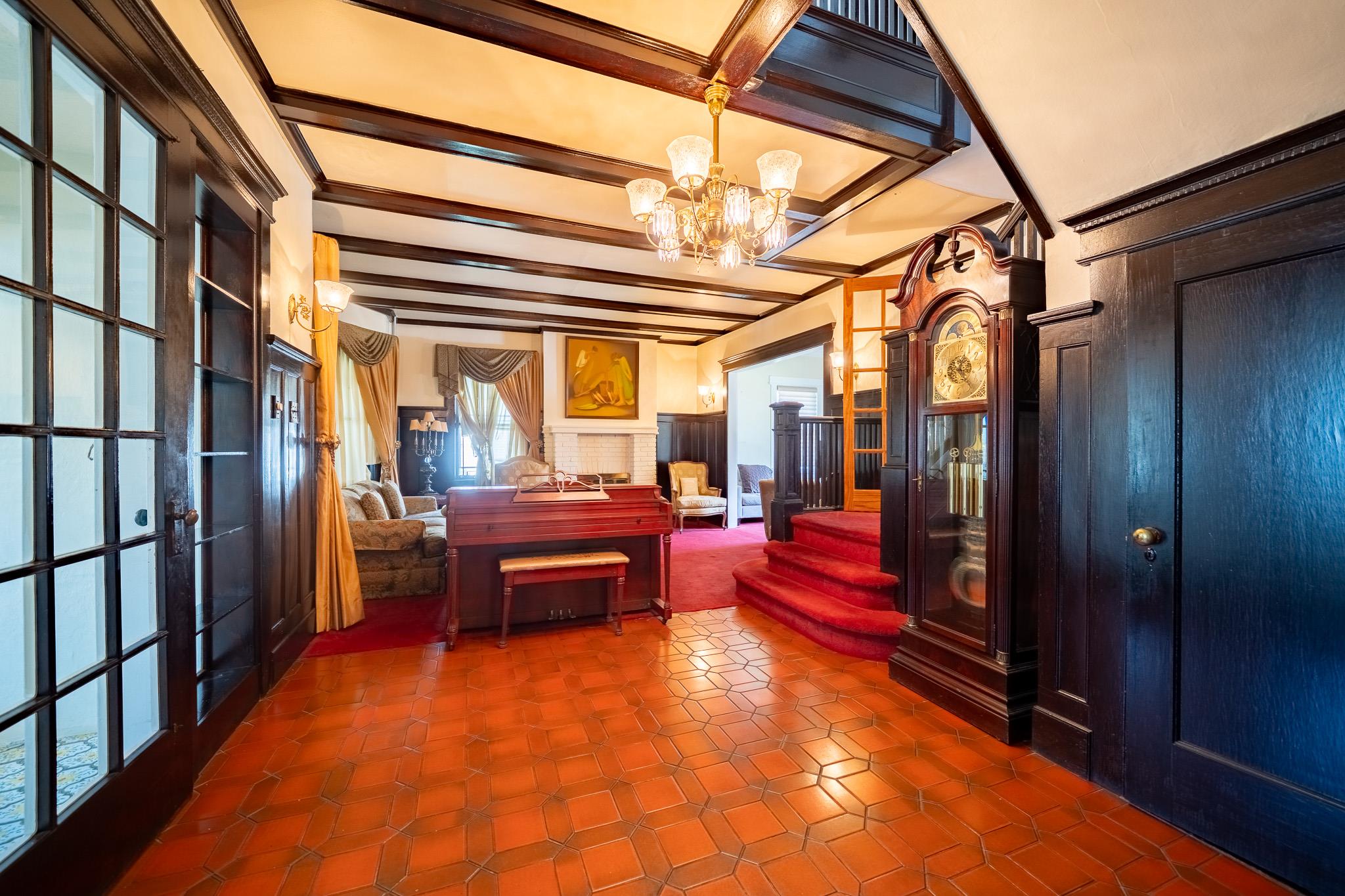536 Albemarle Road, Cedarhurst, New York image 4