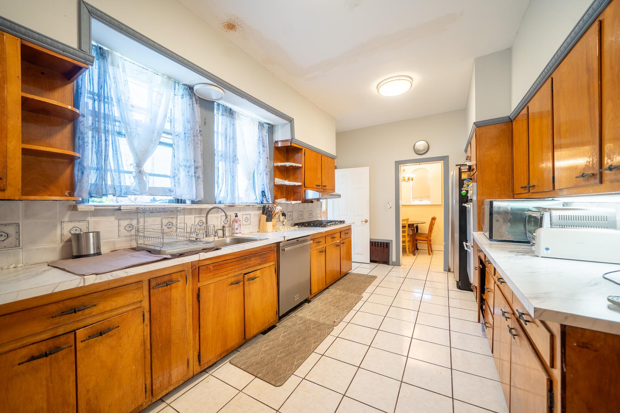536 Albemarle Road, Cedarhurst, New York image 18