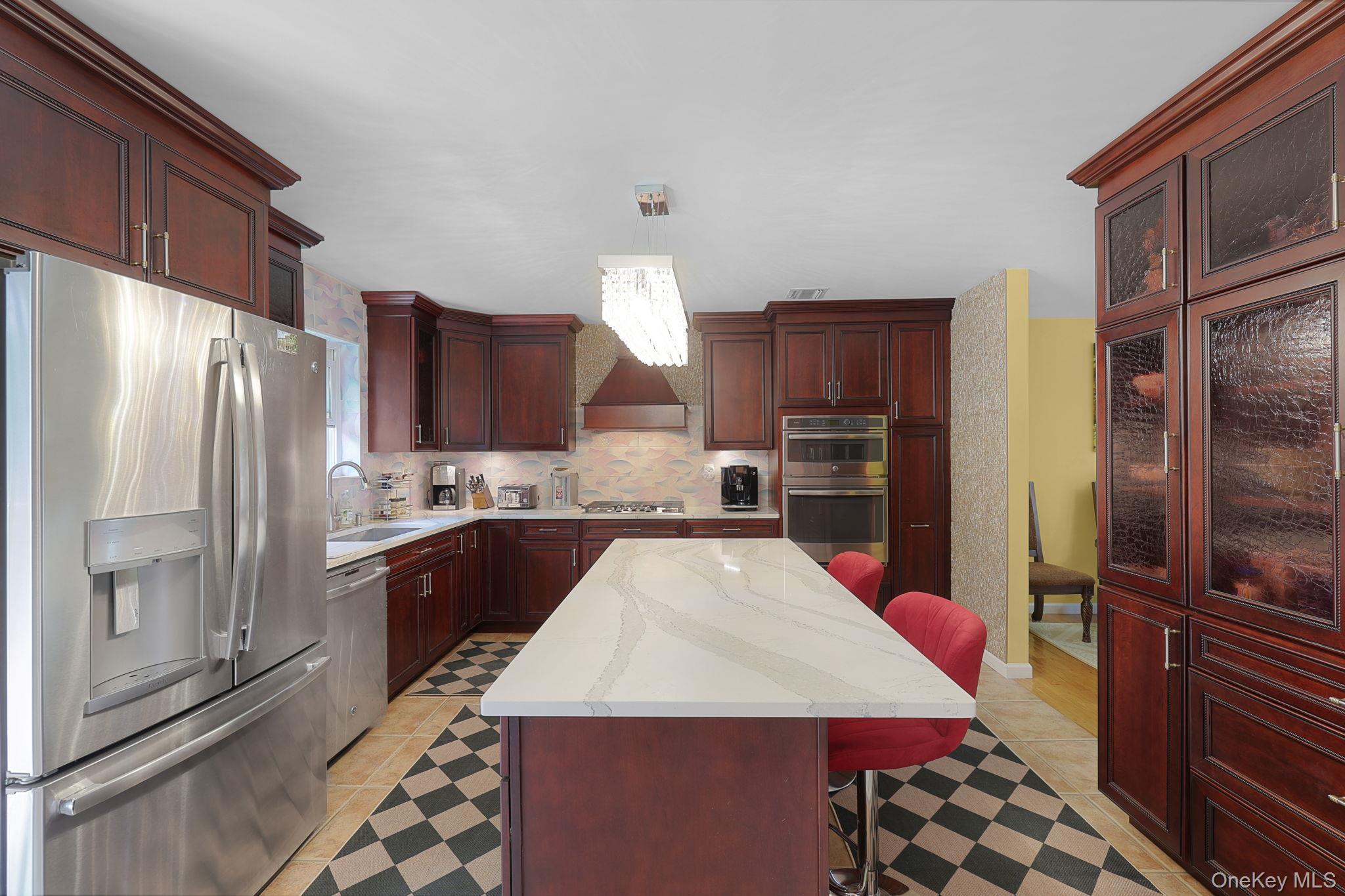 61 Lake Shore Drive S