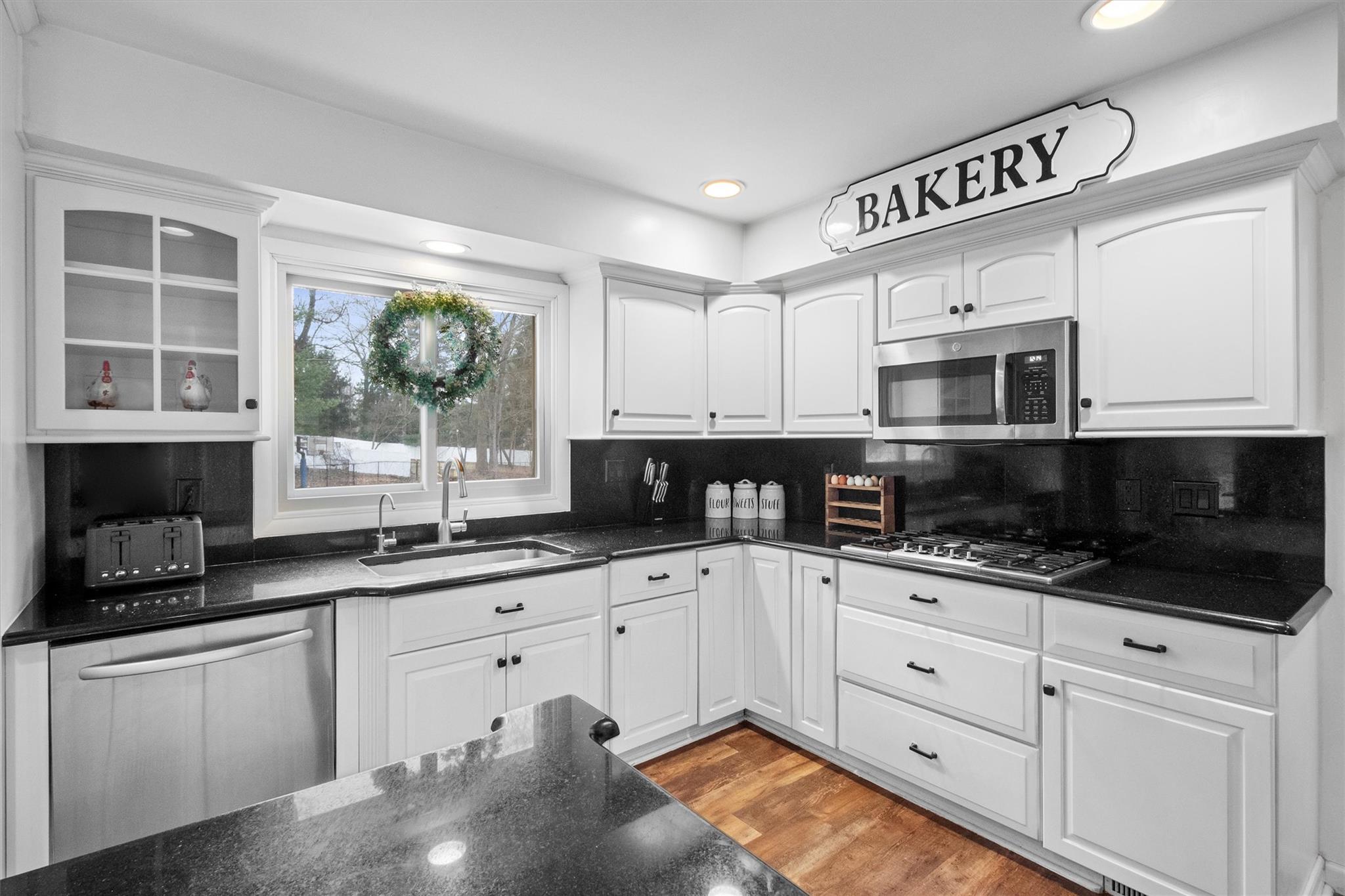 4 Tall Pines Court, West Nyack, New York image 6
