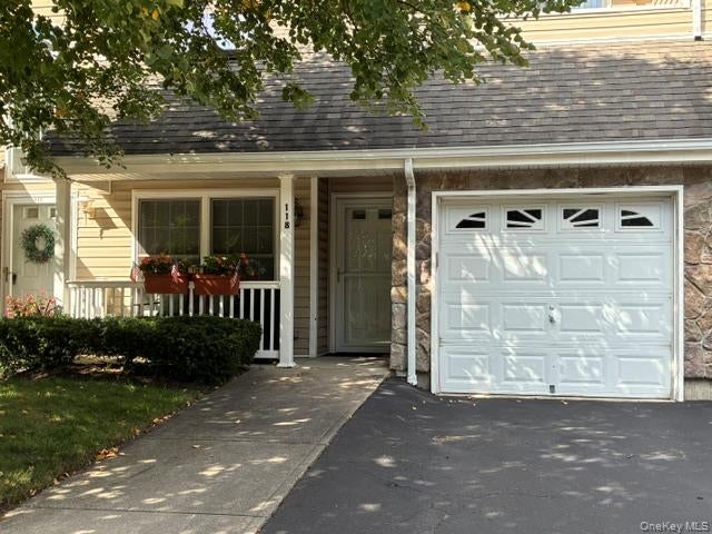 Photo of 118 Joseph Lane, Dix Hills, NY 11746 (MLS # 1057715)