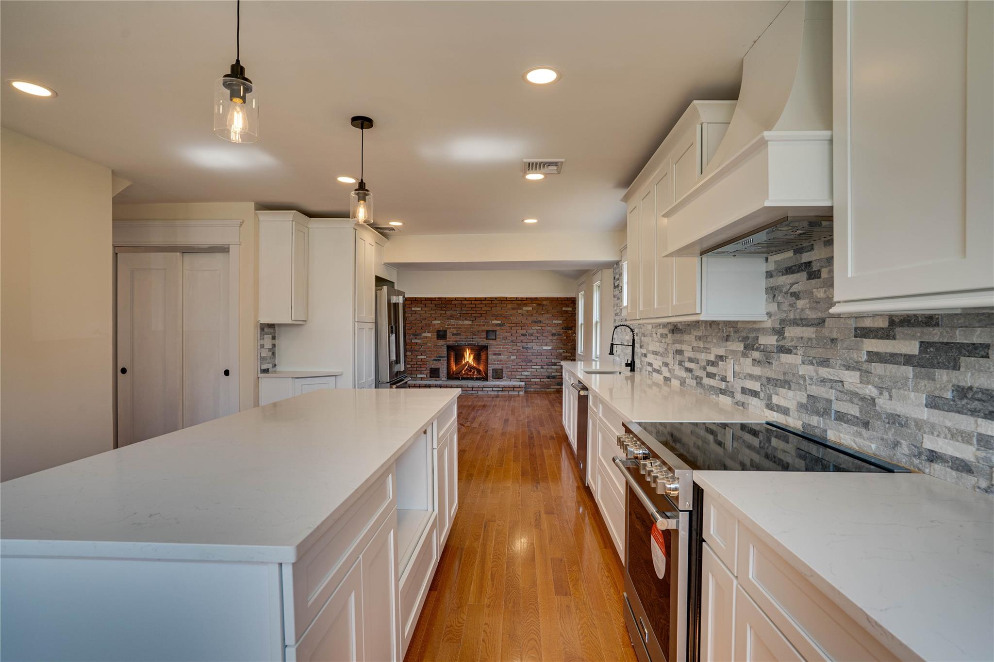 7 Diellen Court, Commack, New York image 12