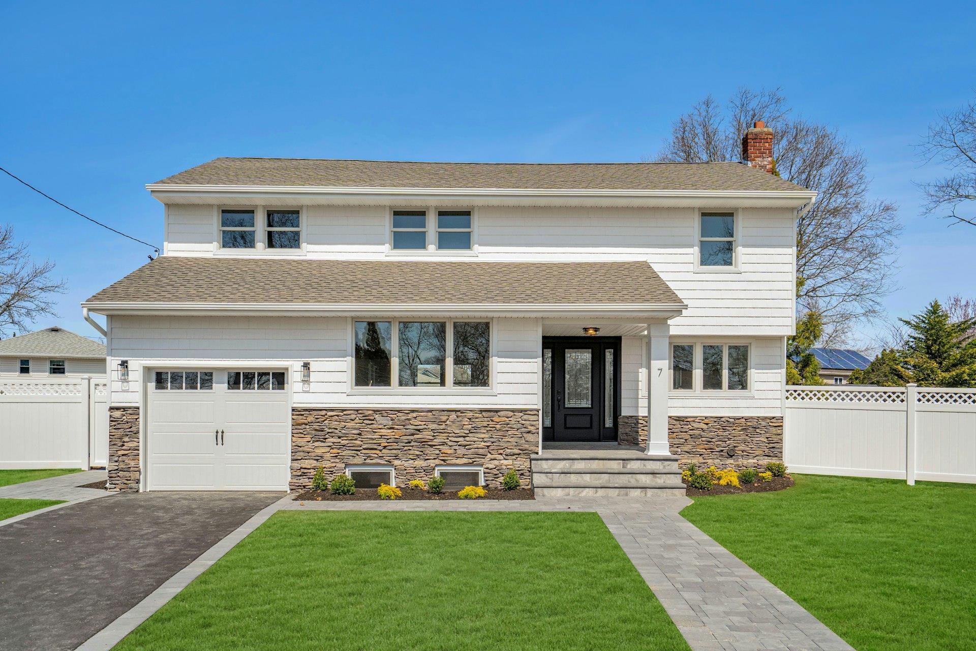 7 Diellen Court, Commack, New York image 1
