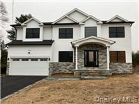 Homes For Sale - 110B Louis Street<br/> Massapequa, NY 11758