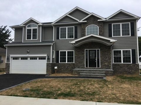 110B Louis Street Massapequa NY 11758