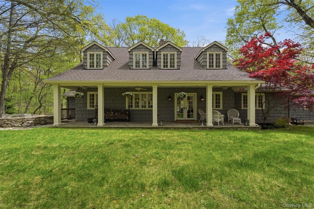 Photo of 29 Kinnicutt Road E, Pound Ridge, NY 10576 (MLS # 994577)